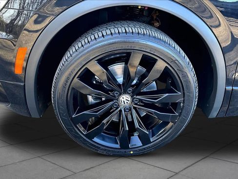 Used 2021 Volkswagen Tiguan SE R-Line AWD/4WD image 11
