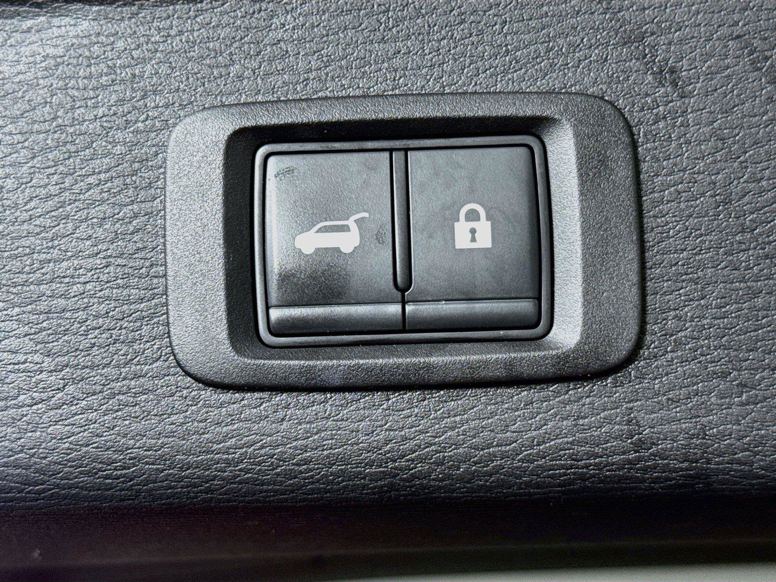 Used 2024 Mitsubishi Outlander 4WD Plug-In Hybrid image 31