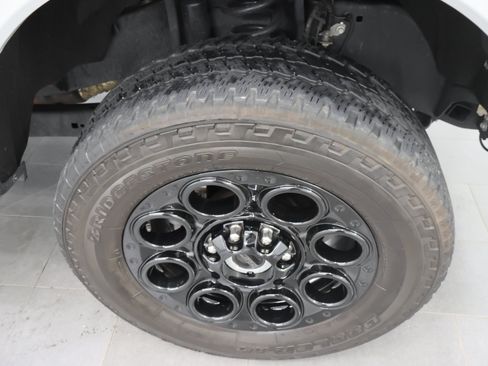 Used 2025 Ford F250 XLT w/ Black Appearance Package AWD/4WD image 3