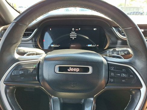 Used 2022 Jeep Grand Cherokee L Laredo image 19