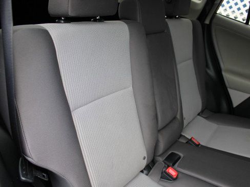Used 2013 Toyota RAV4 LE FWD image 13