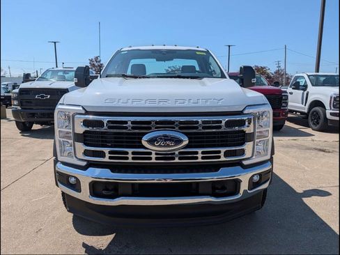 New 2026 Ford F550 4x4 Regular Cab Super Duty image 2