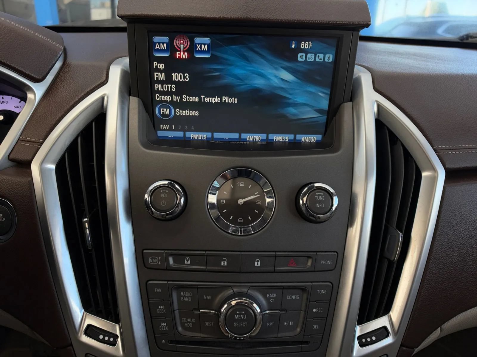 Used 2011 Cadillac SRX Luxury FWD image 33