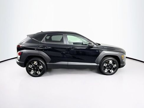 Certified 2025 Hyundai Kona SEL AWD/4WD image 9