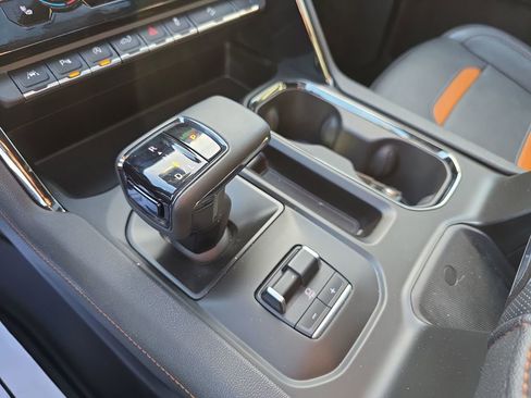 Used 2024 GMC Sierra 1500 AT4 w/ Technology Package image 25