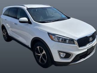 Used 2017 Kia Sorento EX image 1