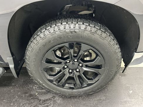 Certified 2023 Chevrolet Silverado 1500 LTZ w/ LTZ Premium Package AWD/4WD image 8