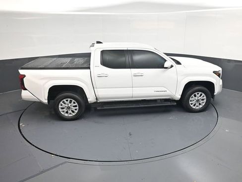 Used 2024 Toyota Tacoma SR5 AWD/4WD image 41