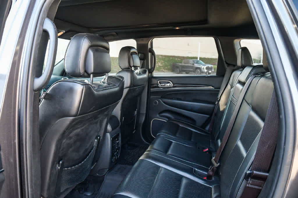 Used 2017 Jeep Grand Cherokee Overland RWD image 18