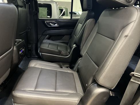 Used 2022 Chevrolet Tahoe Z71 w/ Luxury Package AWD/4WD image 20