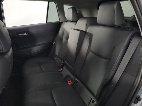 Used 2024 Toyota Corolla Cross XLE FWD image 17