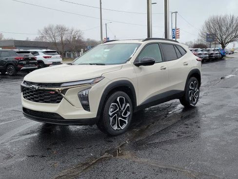 New 2026 Chevrolet Trax RS w/ Sunroof Package image 4