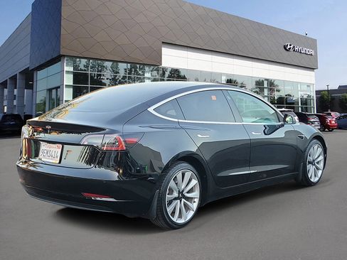 Used 2020 Tesla Model 3 Long Range image 2