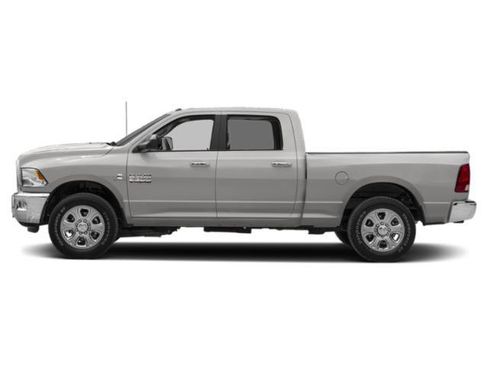 Used 2018 RAM 2500 SLT AWD/4WD image 3