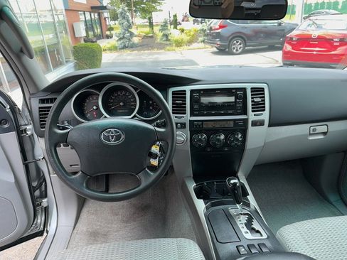 Used 2007 Toyota 4Runner SR5 AWD/4WD image 7