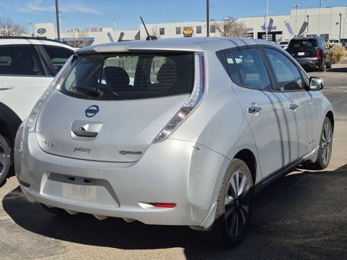 Used 2016 Nissan Leaf SV image 8