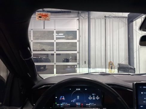 Used 2023 Lincoln Navigator Reserve AWD/4WD image 10