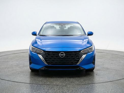 Used 2025 Nissan Sentra SV image 2