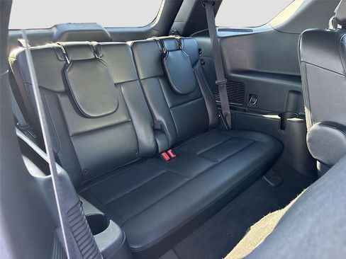 Used 2020 Ford Explorer XLT w/ Equipment Group 202A RWD image 29