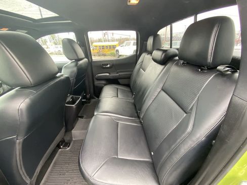 Certified 2023 Toyota Tacoma TRD Sport w/ TRD Premium Sport Package image 23