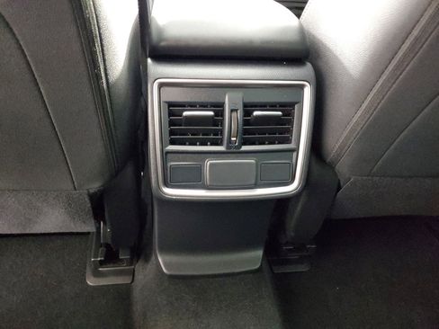 Used 2024 Subaru Forester Premium AWD/4WD image 19