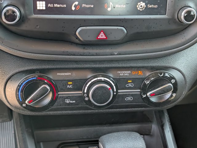 Used 2025 Kia Soul LX FWD image 19