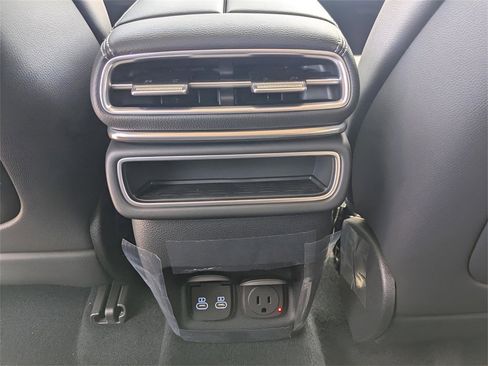 Used 2025 Genesis GV80 2.5T image 10