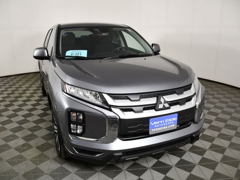 Used 2025 Mitsubishi Outlander Sport ES image 3