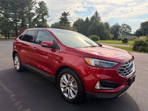 Used 2020 Ford Edge Titanium w/ Equipment Group 301A FWD image 4