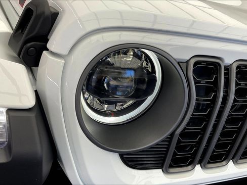 New 2025 Jeep Wrangler Unlimited Rubicon image 15