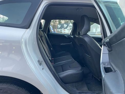 Used 2016 Volvo XC60 T5 image 34