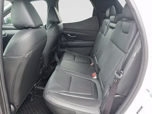 Used 2025 Hyundai Santa Cruz SEL FWD image 12