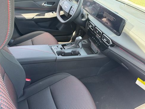 New 2026 Nissan Sentra SR w/ Floor Mat Package FWD image 16