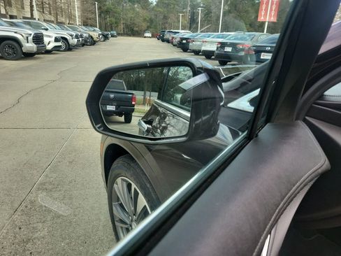 Used 2021 Cadillac XT6 Premium Luxury image 12