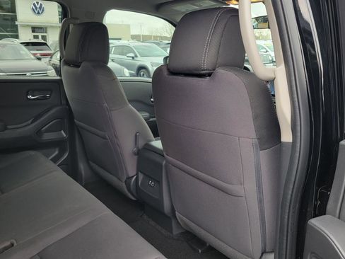 Used 2022 Nissan Frontier SV image 40