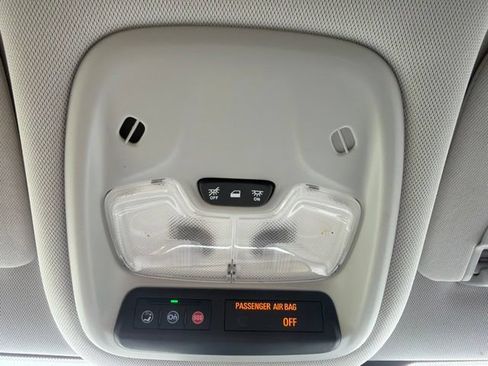 Used 2023 Chevrolet TrailBlazer LT FWD image 34
