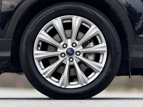 Used 2018 Ford Escape Titanium image 16