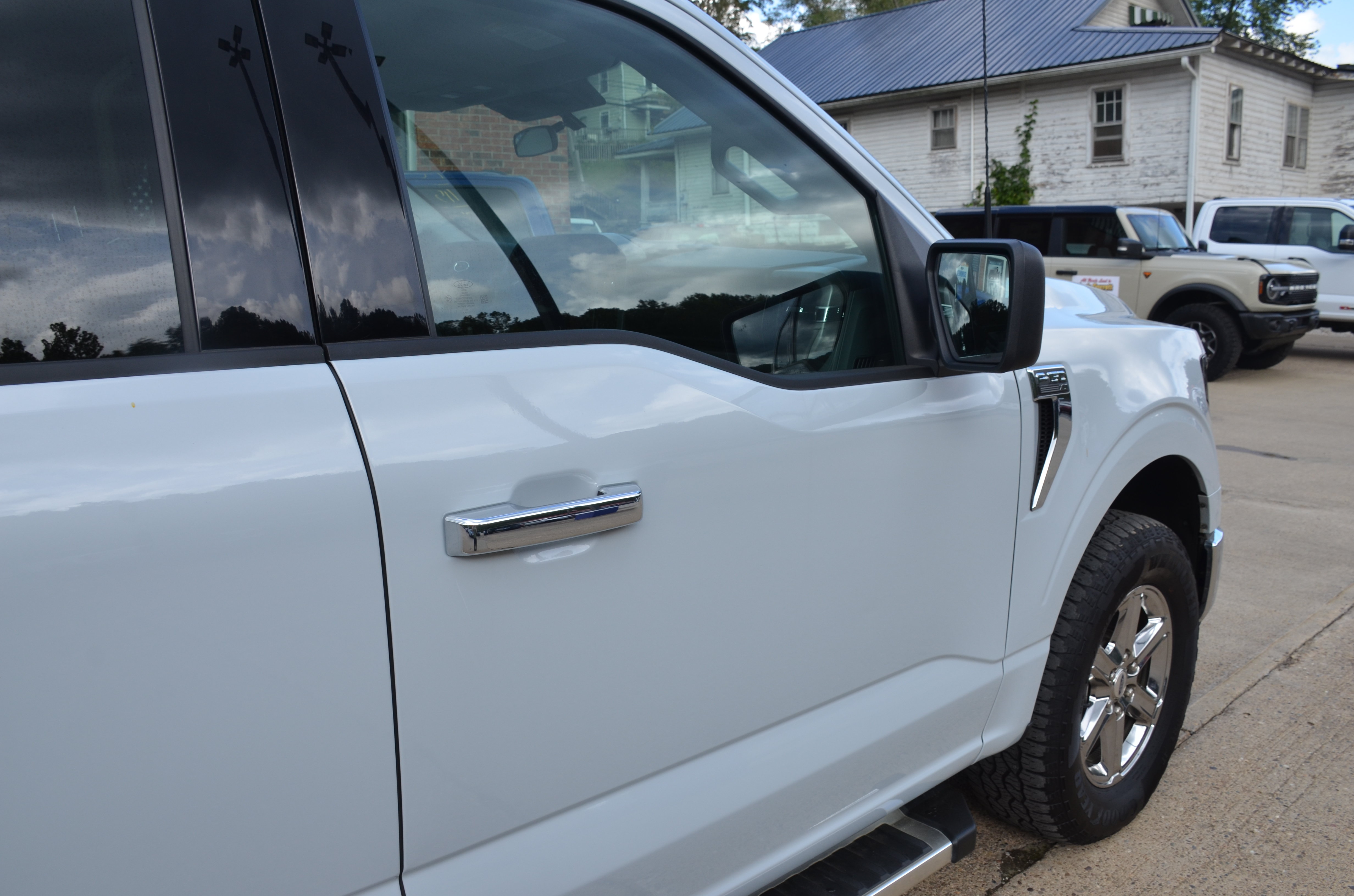 Used 2025 Ford F150 XLT w/ Equipment Group 301A Standard AWD/4WD image 30