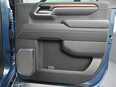 New 2025 GMC Sierra 2500 Denali w/ Denali Reserve Package image 16