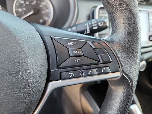 Used 2019 Nissan Kicks SV image 22