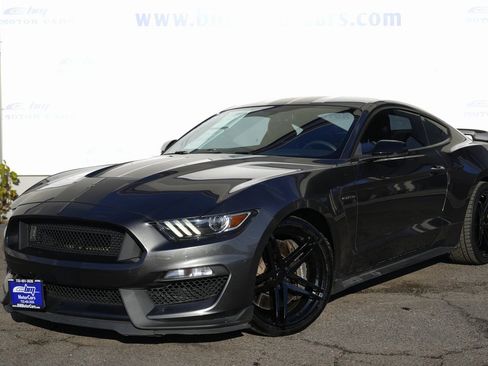 Used 2017 Ford Mustang Shelby GT350 image 2