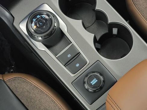 Certified 2025 Ford Bronco Sport Outer Banks w/ Outer Banks Tech Package+ AWD/4WD image 23