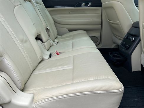 Used 2019 Lincoln MKT AWD image 16