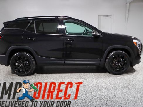 Used 2022 GMC Terrain SLT w/ Infotainment Package II AWD/4WD image 6