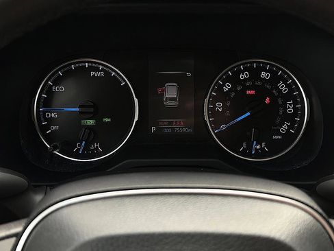 Used 2022 Toyota RAV4 XLE w/ Convenience Package image 11