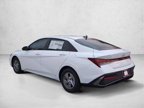 New 2026 Hyundai Elantra SE image 9