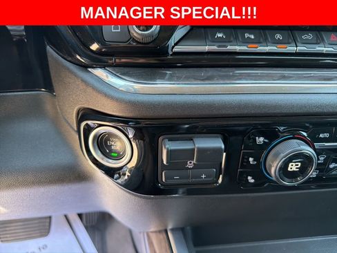 Used 2024 Chevrolet Silverado 1500 LTZ AWD/4WD image 32
