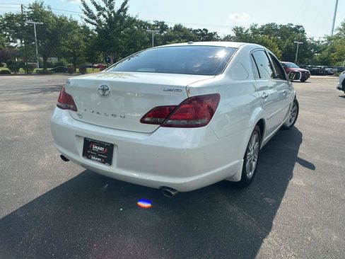 Used 2010 Toyota Avalon Limited FWD image 16