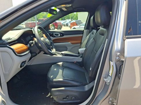 Used 2023 Jeep Compass Limited AWD/4WD image 15