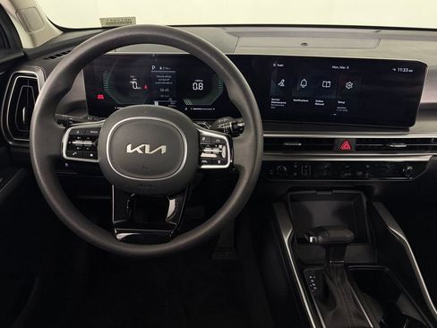 Used 2025 Kia Sorento LX image 14